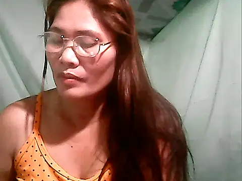 Snapshot of Juicy_69xx chatting on 09-28-25, 11:37 Juicy 69xx online show from 09-28-25, 11:37