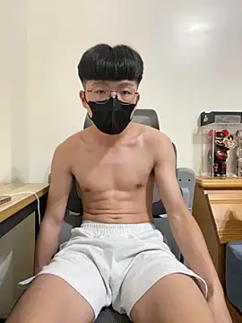 Snapshot of Allen20y chatting on 06-19-26, 03:27 Allen20y online show from 06-19-26, 03:27