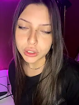 Snapshot of kiramedi chatting on 09-21-25, 05:31 kiramedi online show from 09-21-25, 05:31