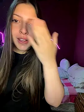 Snapshot of kiramedi chatting on 10-14-25, 12:22 kiramedi online show from 10-14-25, 12:22