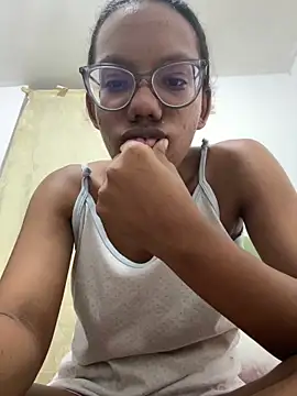 Valen1800 online show from 12-20-25, 01:02