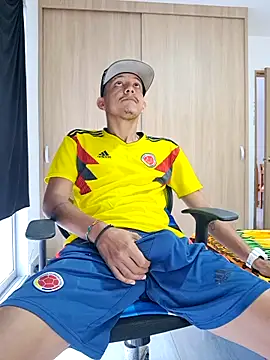 skinny23cm online show from 03-17-25, 12:04