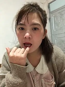 Maymay97 online show from 12-17-25, 12:00