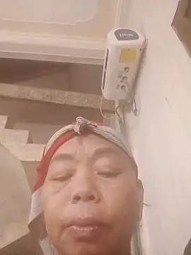 Snapshot of VangLe73 chatting on 09-13-25, 12:16 VangLe73 online show from 09-13-25, 12:16