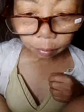 Snapshot of VangLe73 chatting on 09-25-25, 06:00 VangLe73 online show from 09-25-25, 06:00