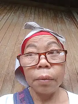 Snapshot of VangLe73 chatting on 09-26-25, 07:34 VangLe73 online show from 09-26-25, 07:34