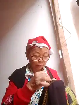 Snapshot of VangLe73 chatting on 09-30-25, 06:18 VangLe73 online show from 09-30-25, 06:18