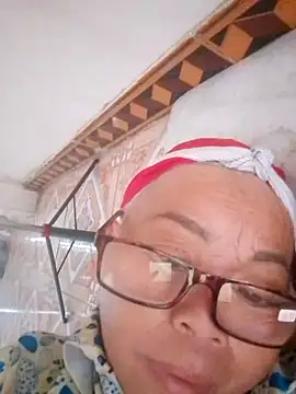 Snapshot of VangLe73 chatting on 10-05-25, 06:23 VangLe73 online show from 10-05-25, 06:23