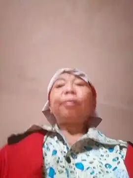 Snapshot of VangLe73 chatting on 10-07-25, 11:13 VangLe73 online show from 10-07-25, 11:13