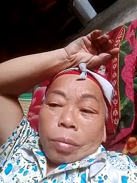 Snapshot of VangLe73 chatting on 10-17-25, 06:05 VangLe73 online show from 10-17-25, 06:05