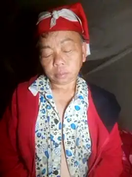 Snapshot of VangLe73 chatting on 10-19-25, 08:53 VangLe73 online show from 10-19-25, 08:53