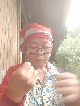 Snapshot of VangLe73 chatting on 10-20-25, 08:59 VangLe73 online show from 10-20-25, 08:59