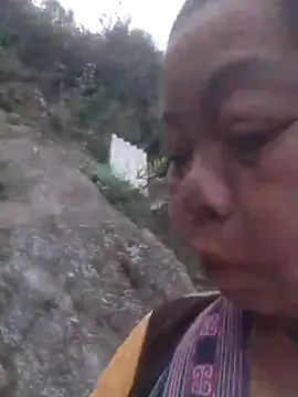 Snapshot of VangLe73 chatting on 10-21-25, 10:27 VangLe73 online show from 10-21-25, 10:27