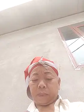 Snapshot of VangLe73 chatting on 10-26-25, 05:24 VangLe73 online show from 10-26-25, 05:24