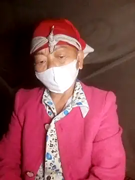 Snapshot of VangLe73 chatting on 10-26-25, 07:42 VangLe73 online show from 10-26-25, 07:42