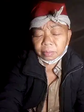 Snapshot of VangLe73 chatting on 11-02-25, 01:13 VangLe73 online show from 11-02-25, 01:13