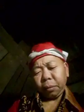 Snapshot of VangLe73 chatting on 11-17-25, 03:29 VangLe73 online show from 11-17-25, 03:29