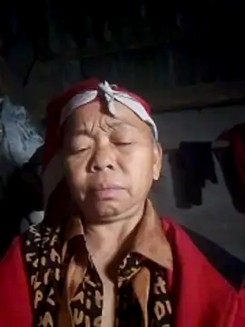 Snapshot of VangLe73 chatting on 11-18-25, 09:58 VangLe73 online show from 11-18-25, 09:58