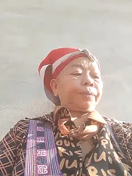 Snapshot of VangLe73 chatting on 11-23-25, 07:52 VangLe73 online show from 11-23-25, 07:52