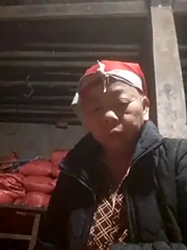 Snapshot of VangLe73 chatting on 11-23-25, 08:08 VangLe73 online show from 11-23-25, 08:08