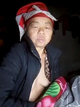 Snapshot of VangLe73 chatting on 11-24-25, 08:19 VangLe73 online show from 11-24-25, 08:19