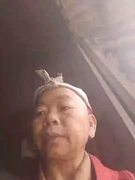 Snapshot of VangLe73 chatting on 12-03-25, 04:20 VangLe73 online show from 12-03-25, 04:20