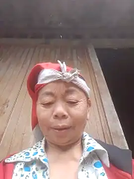 Snapshot of VangLe73 chatting on 12-04-25, 04:00 VangLe73 online show from 12-04-25, 04:00