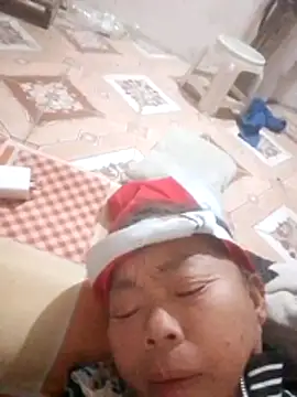 Snapshot of VangLe73 chatting on 12-05-25, 01:52 VangLe73 online show from 12-05-25, 01:52