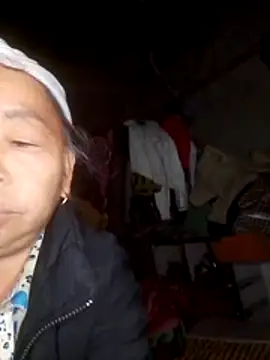 Snapshot of VangLe73 chatting on 12-14-25, 12:32 VangLe73 online show from 12-14-25, 12:32