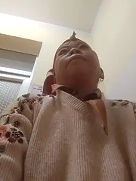 Snapshot of VangLe73 chatting on 12-19-25, 11:12 VangLe73 online show from 12-19-25, 11:12