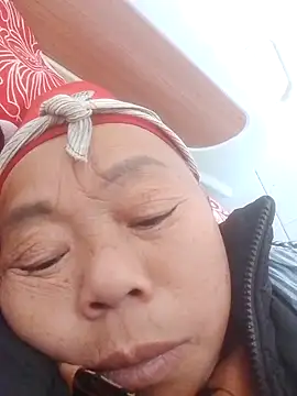 Snapshot of VangLe73 chatting on 12-22-25, 03:14 VangLe73 online show from 12-22-25, 03:14