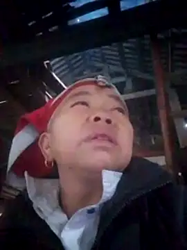 Snapshot of VangLe73 chatting on 02-09-26, 06:39 VangLe73 online show from 02-09-26, 06:39