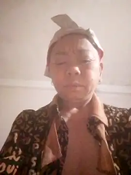 Snapshot of VangLe73 chatting on 02-28-26, 10:11 VangLe73 online show from 02-28-26, 10:11