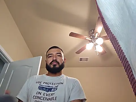 Snapshot of Lb228w chatting on 09-14-25, 05:23 Lb228w online show from 09-14-25, 05:23