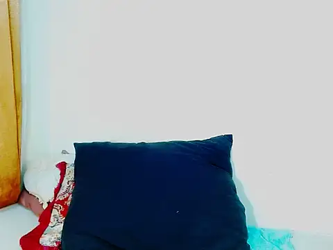 Snapshot of Love-Racheal75 chatting on 10-15-25, 11:43 Love-Racheal75 online show from 10-15-25, 11:43