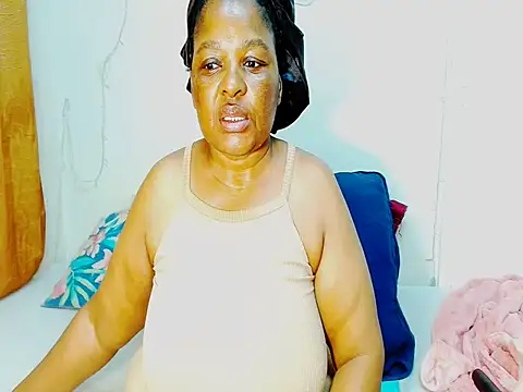 Snapshot of Love-Racheal75 chatting on 11-15-25, 04:10 Love-Racheal75 online show from 11-15-25, 04:10