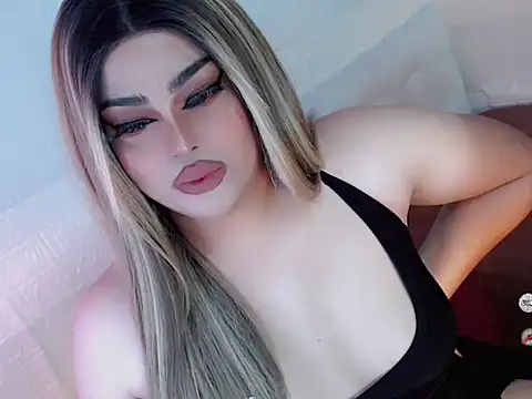 Snapshot of queensavrinax chatting on 11-04-25, 04:22 queensavrinax online show from 11-04-25, 04:22