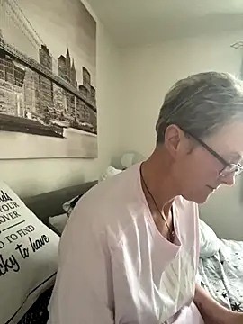 Curvy-Jinx online show from 10-26-25, 04:02