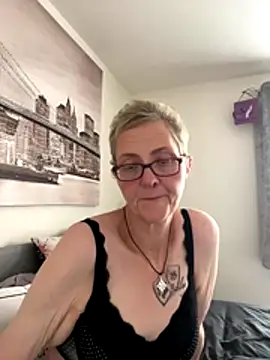 Curvy-Jinx online show from 11-11-25, 10:37