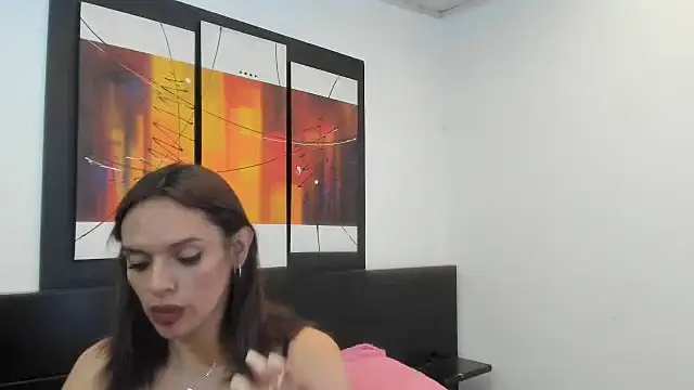 Snapshot of MeganRhyder chatting on 10-27-25, 04:33 MeganRhyder online show from 10-27-25, 04:33