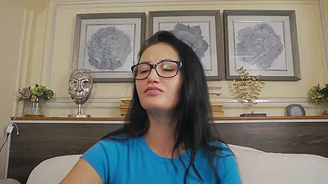 Snapshot of HellenDesire chatting on 11-14-25, 03:49 HellenDesire online show from 11-14-25, 03:49