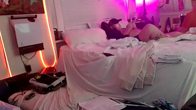 Luv2SuckBWC92 online show from 11-12-25, 08:15