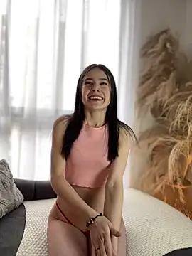 Snapshot of Sofi_Leal chatting on 09-17-25, 11:56 Sofi Leal online show from 09-17-25, 11:56