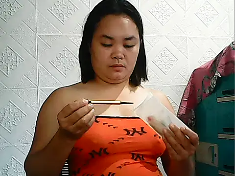 CreamyPussy4uxx online show from 02-25-26, 02:32