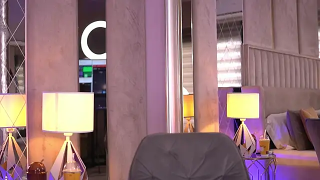 FrancescaDante online show from 09-30-25, 06:18