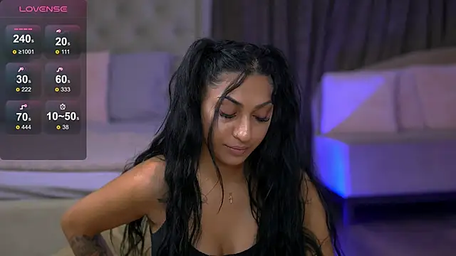 Snapshot of EmaHallee chatting on 09-23-25, 06:38 EmaHallee online show from 09-23-25, 06:38