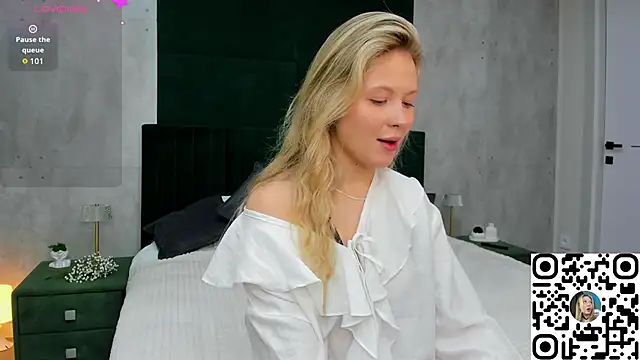 Margo-pvt online show from 10-18-25, 01:41