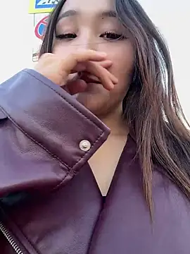 Snapshot of KissMeEva chatting on 09-17-25, 02:08 KissMeEva online show from 09-17-25, 02:08