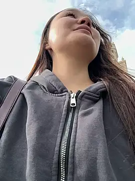 Snapshot of KissMeEva chatting on 09-19-25, 07:32 KissMeEva online show from 09-19-25, 07:32