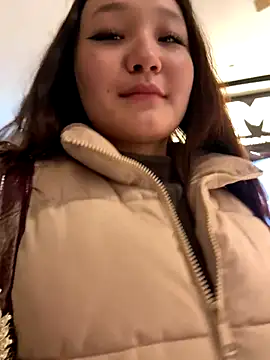 Snapshot of KissMeEva chatting on 09-25-25, 02:21 KissMeEva online show from 09-25-25, 02:21